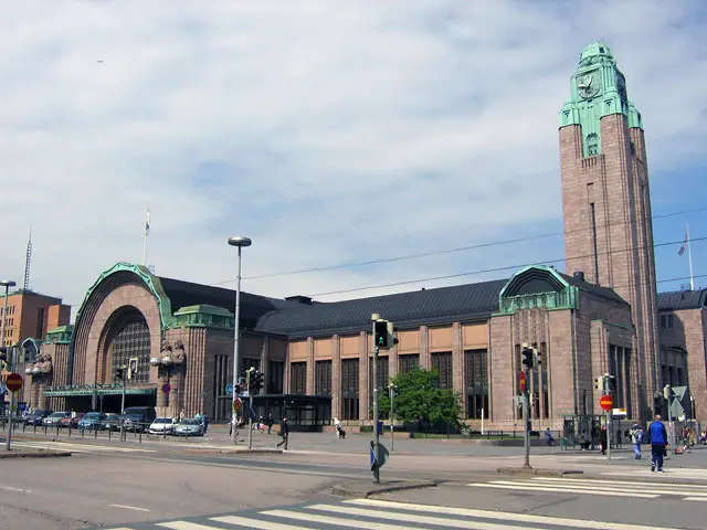 File:Helsinki Railway Station 20050604.jpg