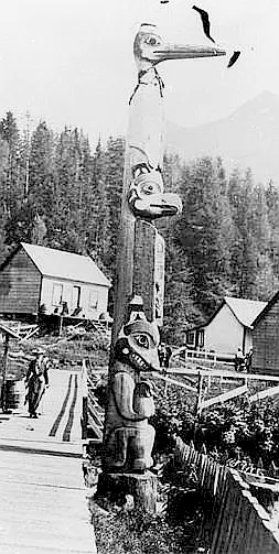 File:Tlingit totem pole.png