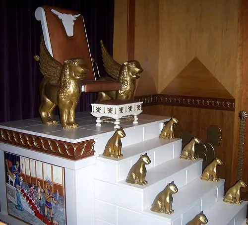 File:Soloon's throne.jpg