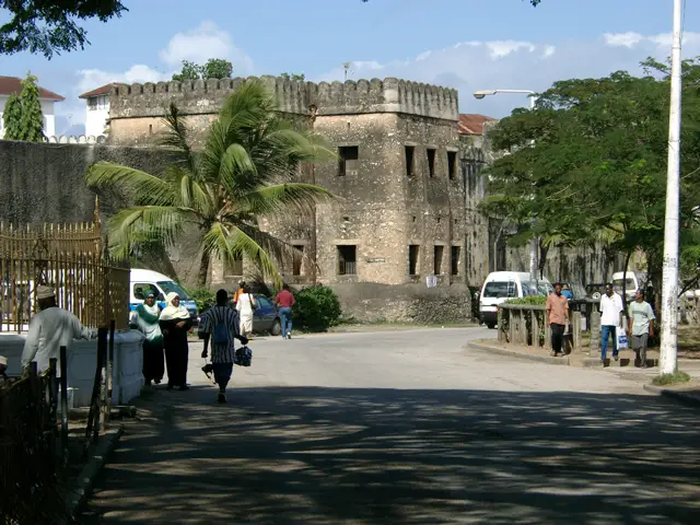 File:Fort-Zanzibar.jpg