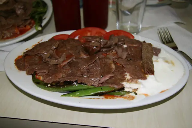 File:Iskender kebap.jpg