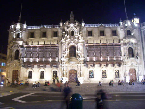 File:Lima's Archbishop Palace.jpg