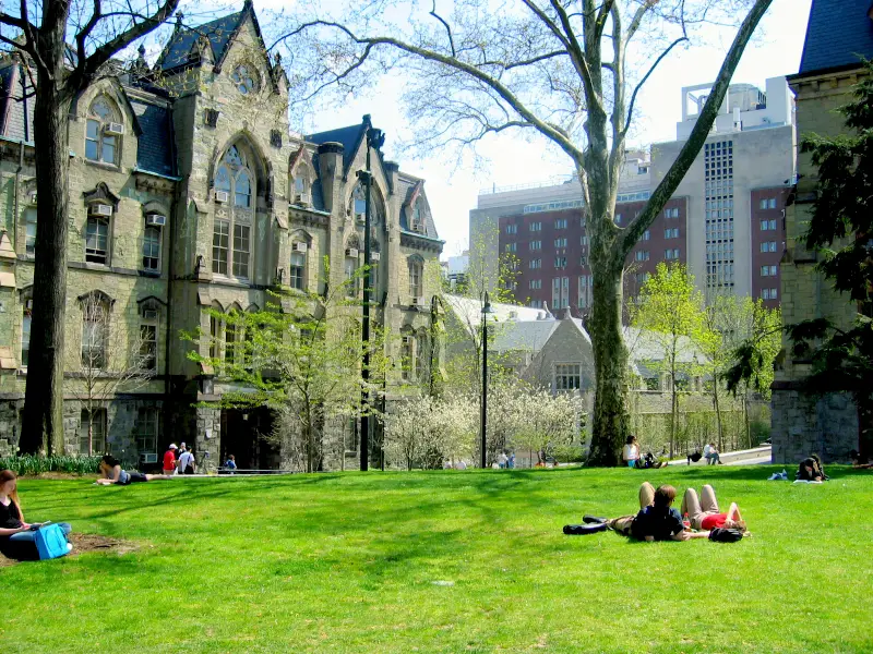 File:Collegegreen.jpg