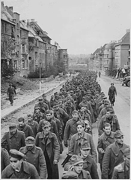 File:Kriegsgefangene.jpg