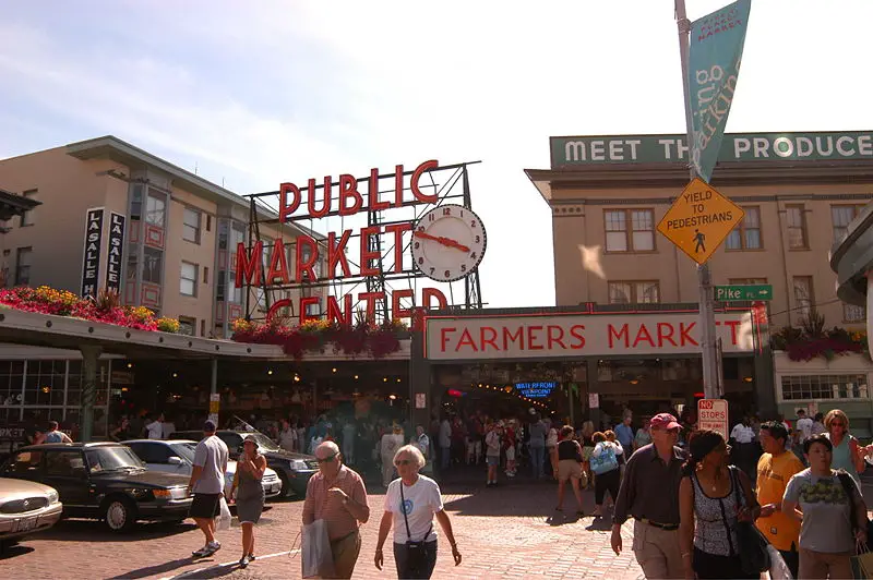 File:Pike-place-market.jpg
