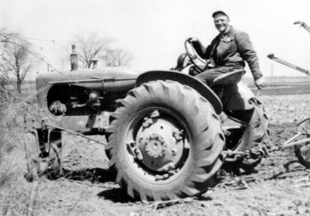 File:RogerTractorLarge.jpg