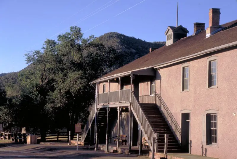 File:LincolnNM Jail and Courthouse.jpg