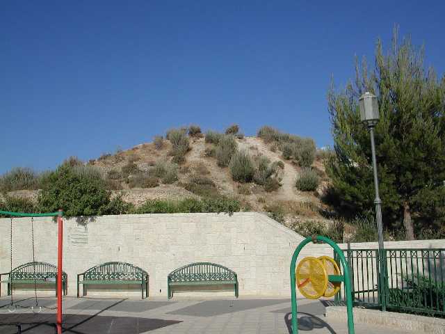 File:JerusalemTumulus2.jpg