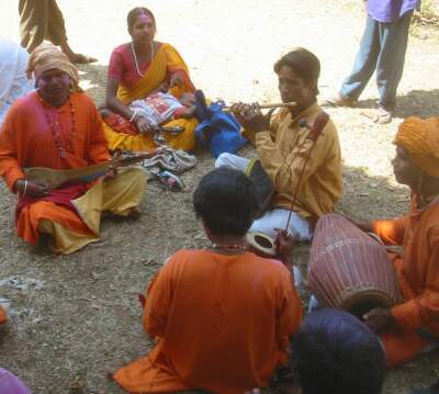 File:Baul-singers-sml.jpg