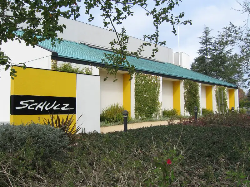 File:Charles schulz museum.jpg