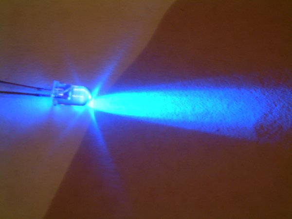 File:Uv-LED.jpg