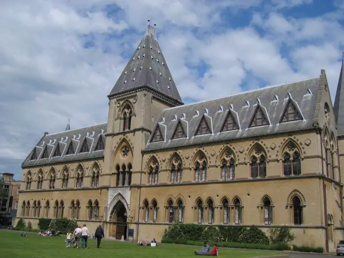 File:Oxf-uni-mus-nh.jpg