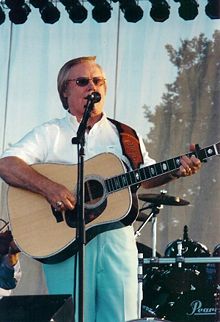 Jones performing at Harrah's Metropolis in Metropolis, Illinois in June 2002