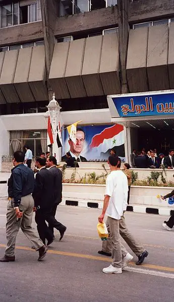 File:Popeinsyria2001-280.jpg