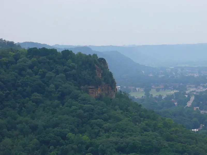 File:Bluff.jpg