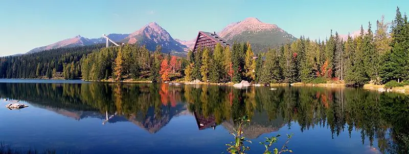File:STRBSKE PLESO.jpg