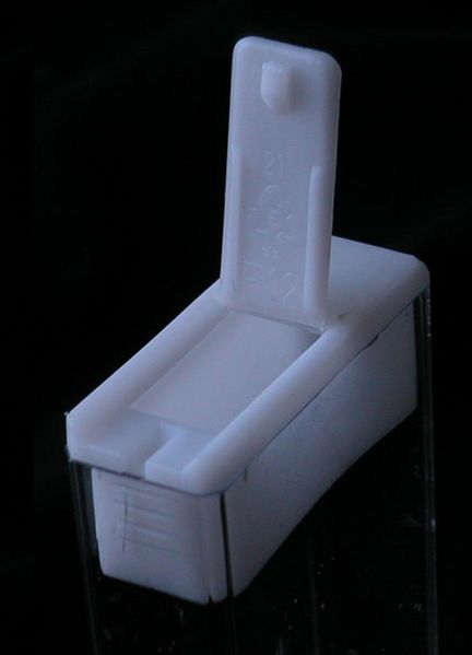 File:Mint box polypropylene lid.JPG