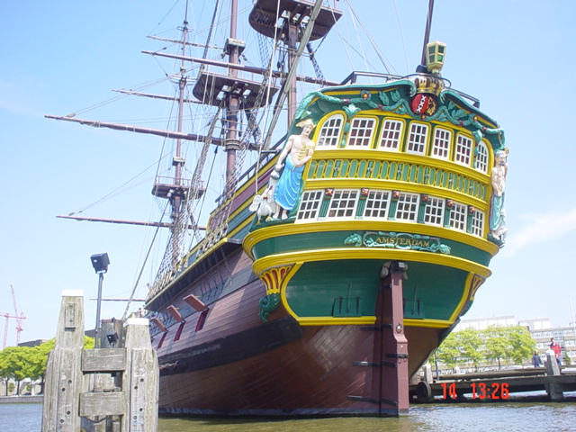 Ships of the Dutch East Indies Company ruled the waves. VOC Amsterdam.
