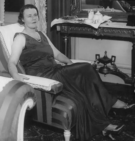 Dorothy Thompson New World Encyclopedia