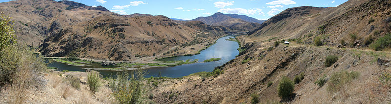 Looking toward the Idaho side from the Oregon side with the Oxbow Dam in the background.