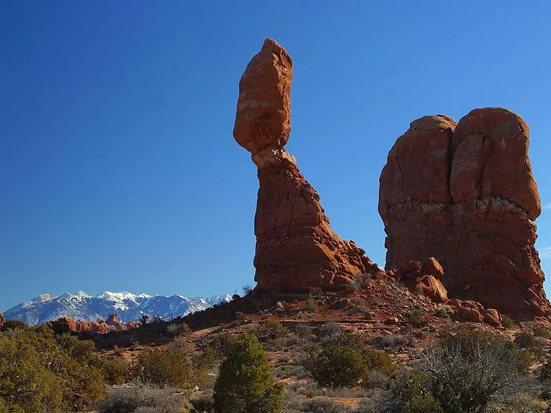 File:Arches 4 bg 012003.jpg