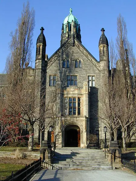 File:Trinity College, UofT.jpg