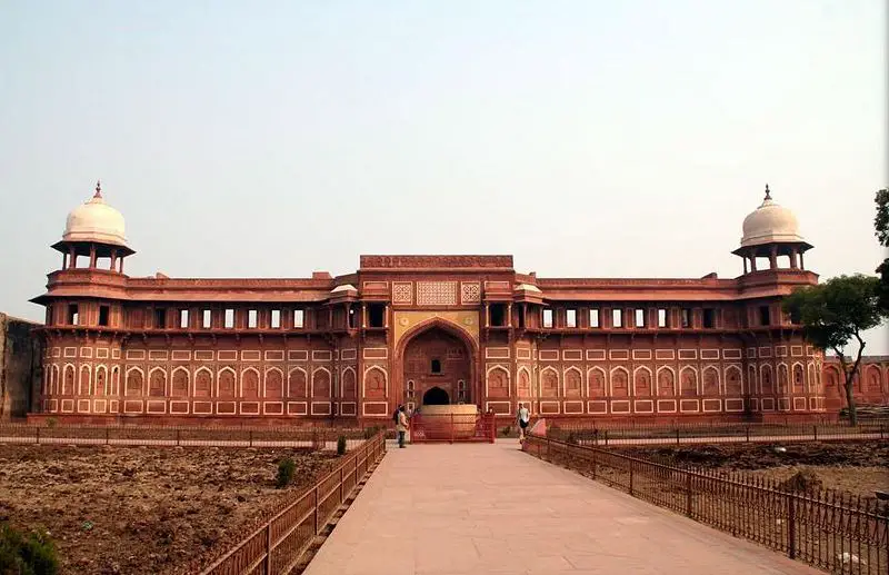 File:Agra-fort-6-jehangirs-palace.JPG