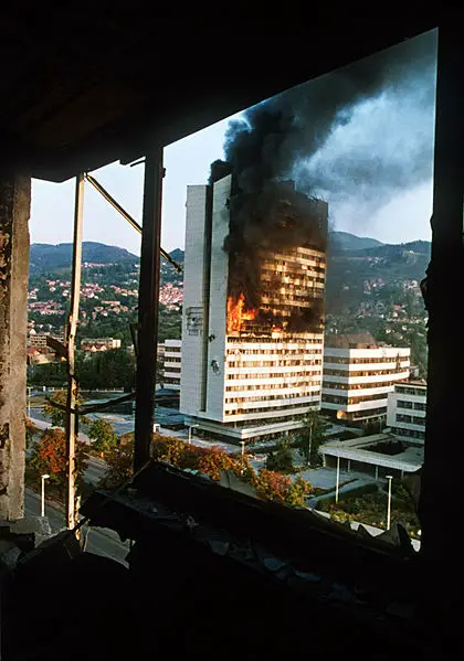 File:Evstafiev-sarajevo-building-burns.jpg