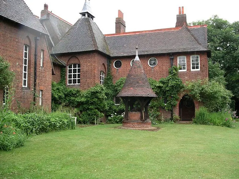 File:The Red House, Bexleyheath.JPG