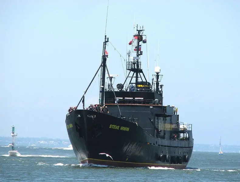 File:MV Steve Irwin Melbourne.jpg