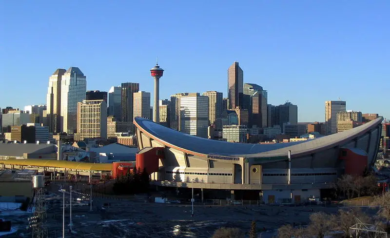 File:PengrowthSaddledomeDay.jpg