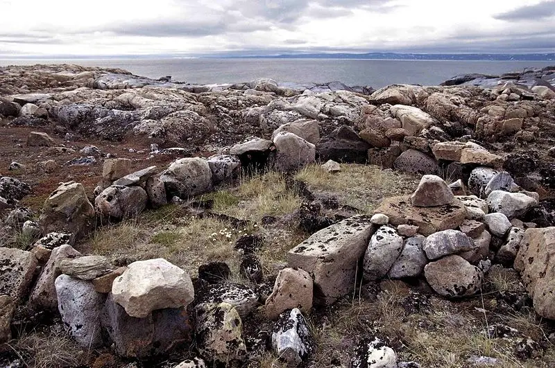 File:Qarmaq relicts 1996-07-29.jpg