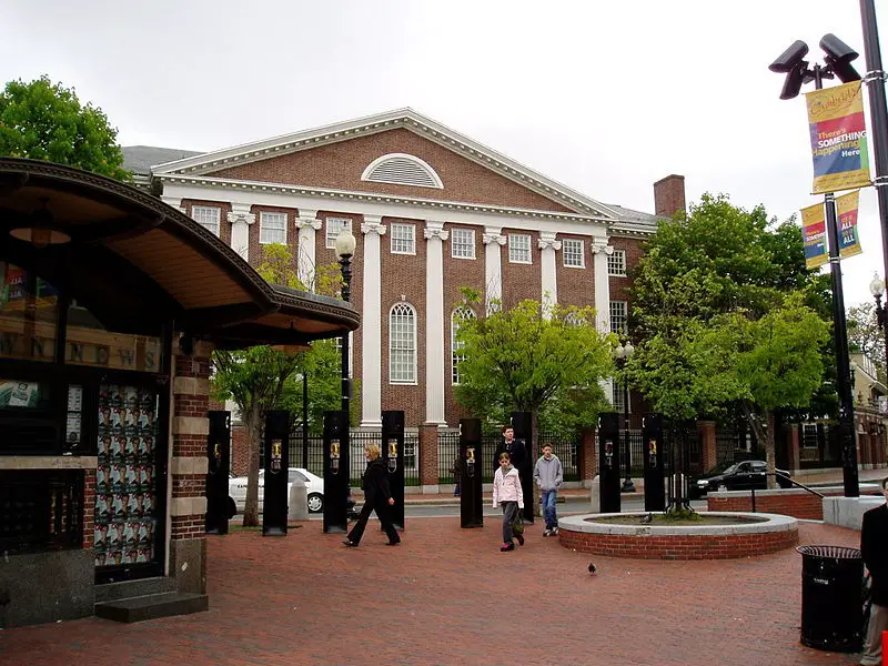 File:Cambridge Harvard Square.JPG