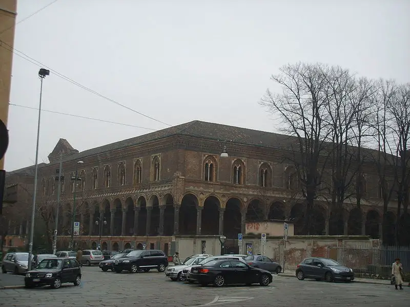 File:Milano, ca' granada 01.JPG