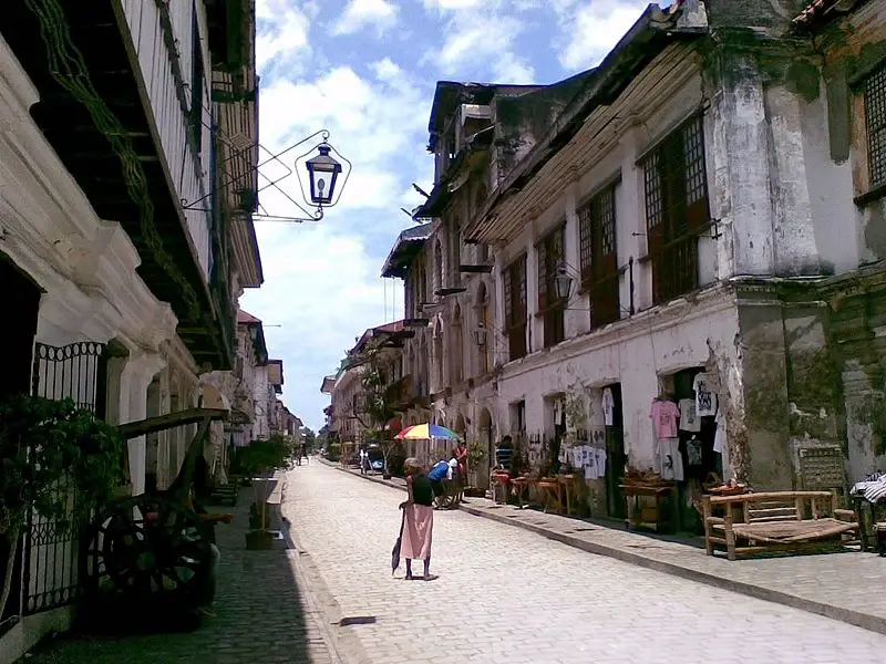 File:Calle Crisologo.jpg