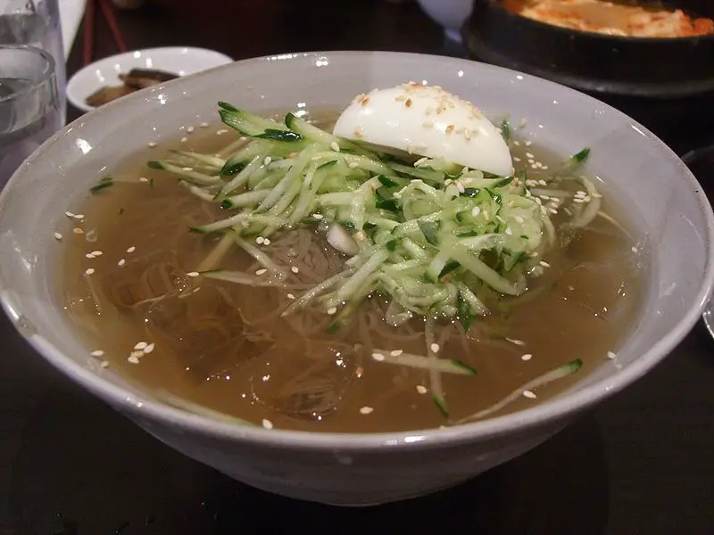 File:Korean.noodles-Mul.naengmyeon-01.jpg