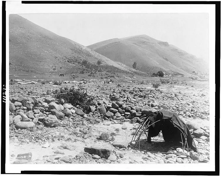 File:Sweat lodge nez.jpg