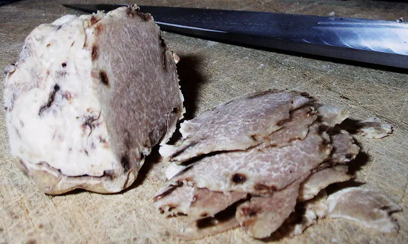 File:Truffle cutted.jpg