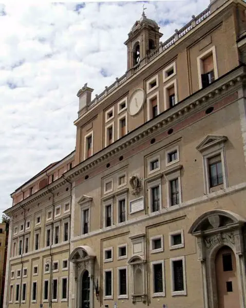 File:Collegioromano.jpg