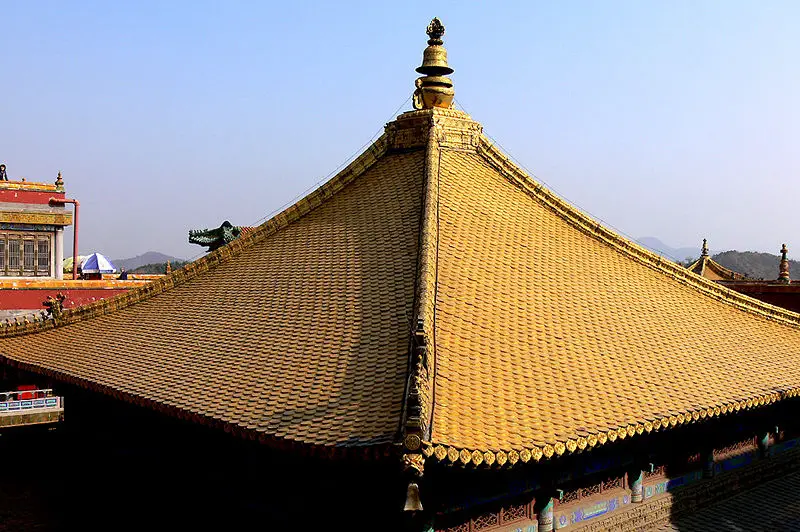 File:Wanfaguiyi Hall golden roof.jpg