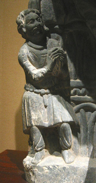File:DetailKushanDevotee.jpg