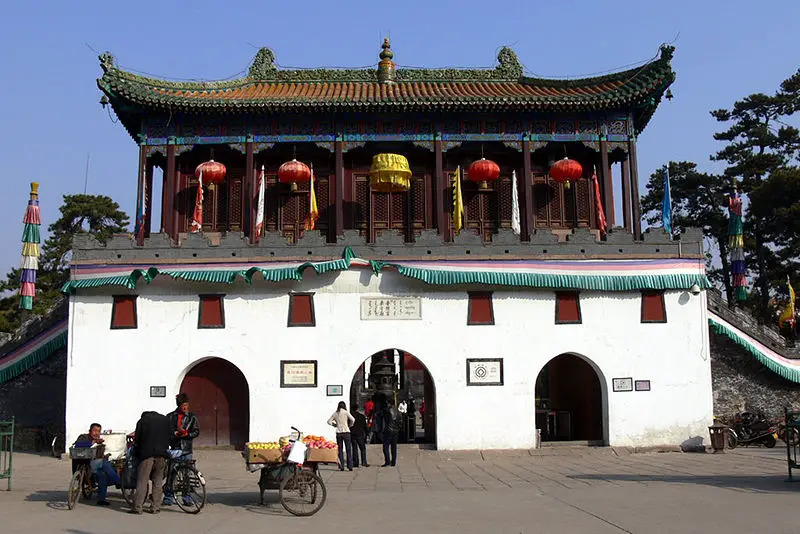 File:Putuozongcheng entrance.jpg
