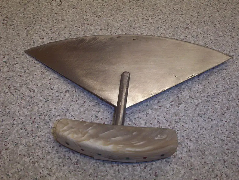File:Inuit Ulu.JPG