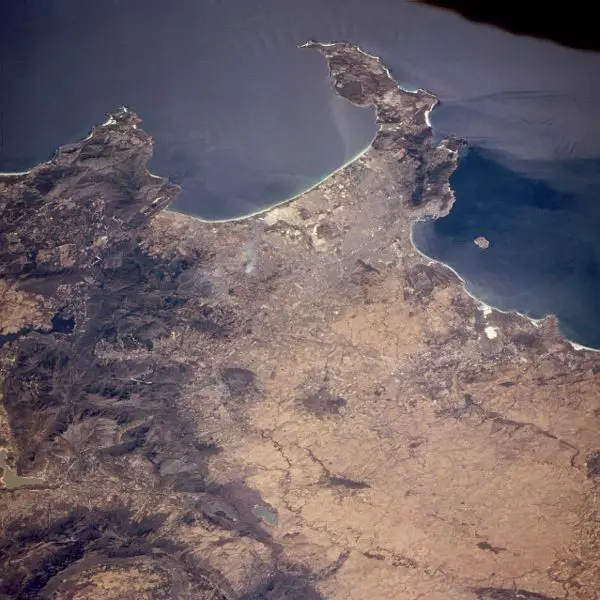 File:Capetown table false bay.jpg
