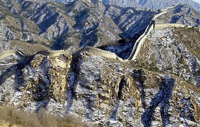 File:GreatWallNearBeijingWinter.jpg