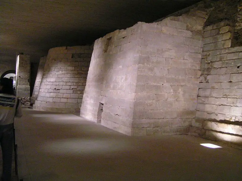 File:Louvre medieval foundations flickr.jpg