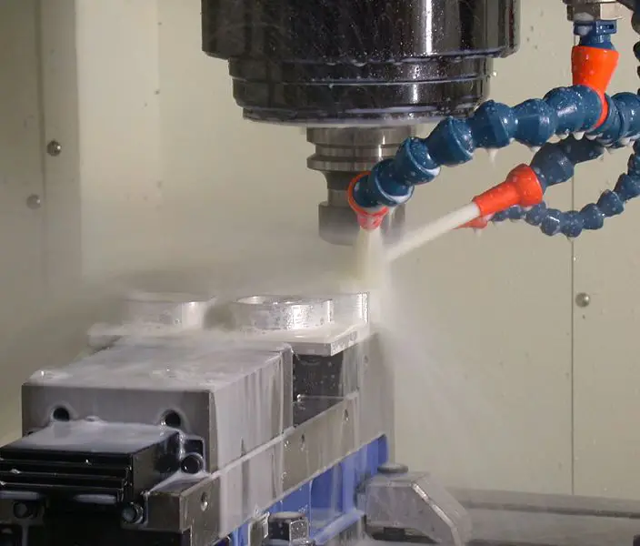 File:Makino-S33-MachiningCenter-example.jpg