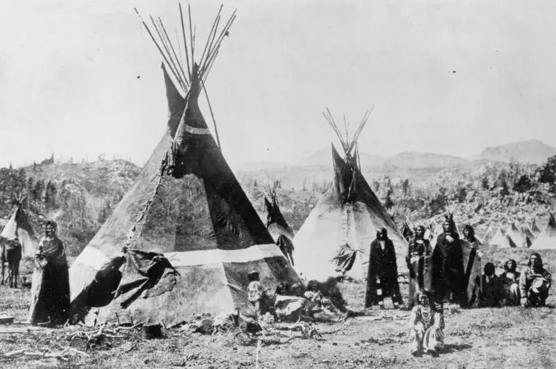 File:Shoshoni tipis.jpg