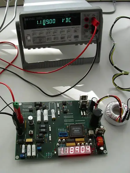File:Voltmeter.jpg