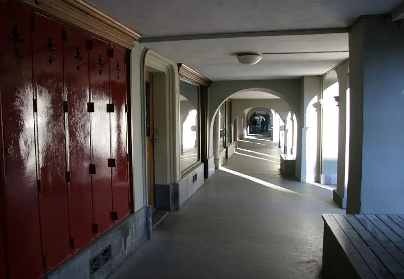 File:05-10-09 BernCoveredSidewalks.jpg